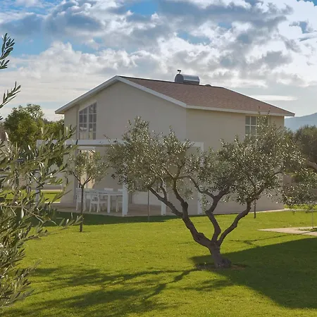 Villa Ta Spitakia *