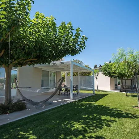 Ta Spitakia Villa *