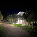Ta Spitakia Vila *