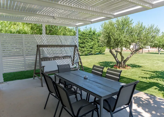 Ta Spitakia * بلدة كوس