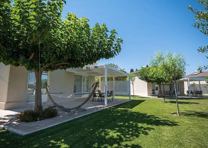 Ta Spitakia فيلة *