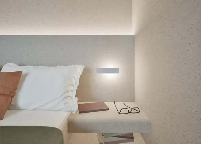 Ta Spitakia فيلة *